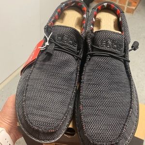 Mens size 12 Hey Dude shoes black